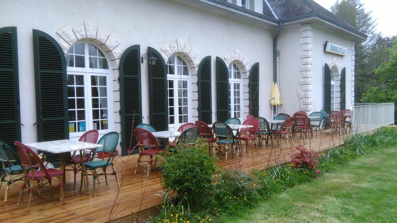 Auberge Du Lac De Mondon Mailhac-sur-Benaize ภายนอก รูปภาพ