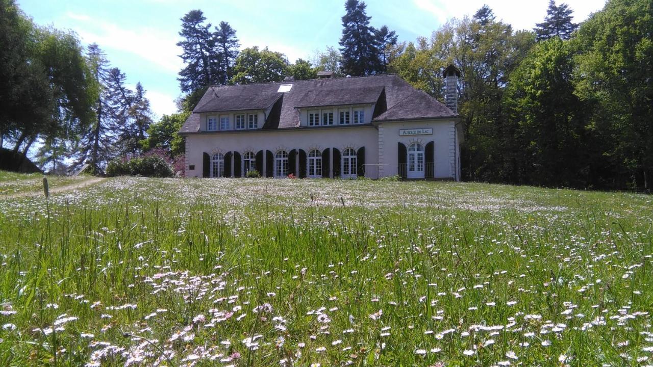 Auberge Du Lac De Mondon Mailhac-sur-Benaize ภายนอก รูปภาพ