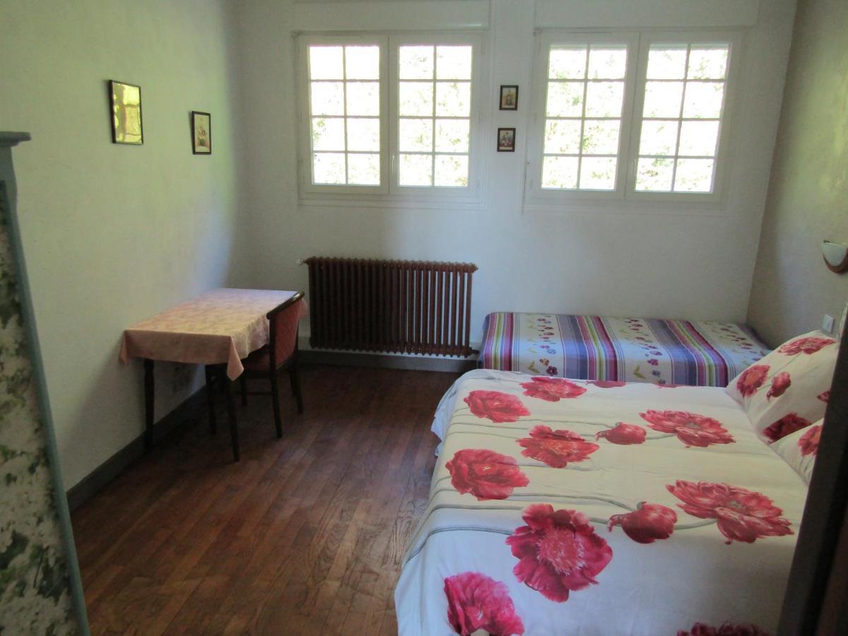 Auberge Du Lac De Mondon Mailhac-sur-Benaize ภายนอก รูปภาพ