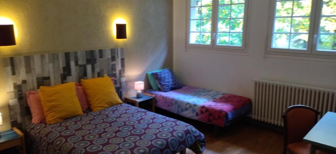 Auberge Du Lac De Mondon Mailhac-sur-Benaize ภายนอก รูปภาพ
